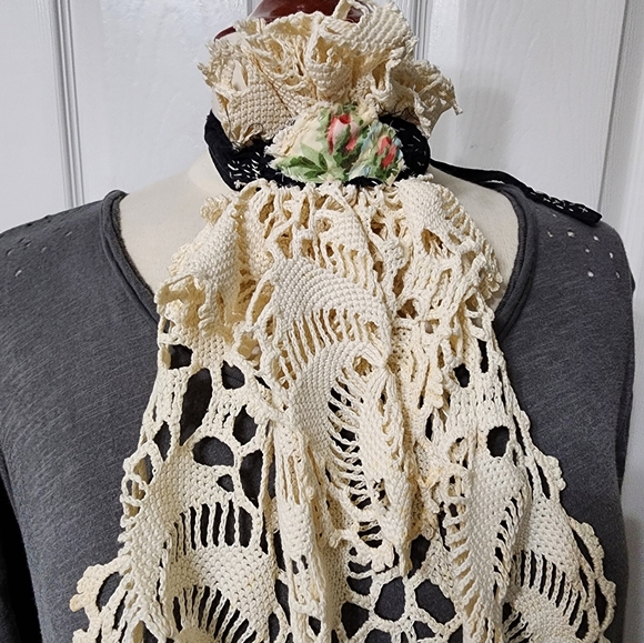 JABOT OOAK MOSSIE ANNA ARTISAN DESIGN NWT - Picture 5 of 12